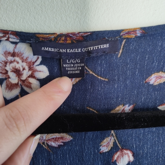 American eagle floral wrap dress with bell sleeves - Picture 10 of 11
